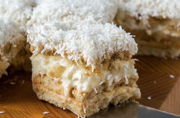 Prăjitură Raffaello – O rețetă Simplă Care Are Gustul Dulciurilor de la Magazin
