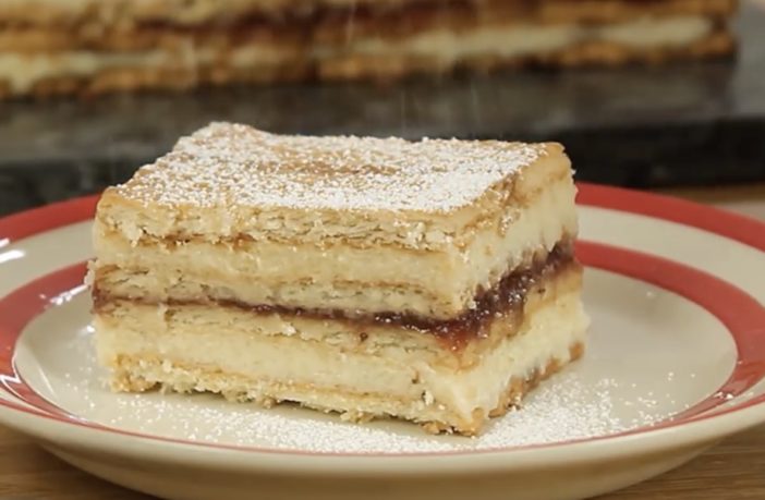 Prăjitura Albinița – Cea mai bună prăjitură făcută din biscuiți