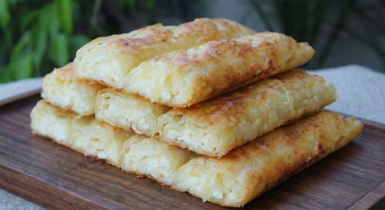 Placinte cu foi si branza